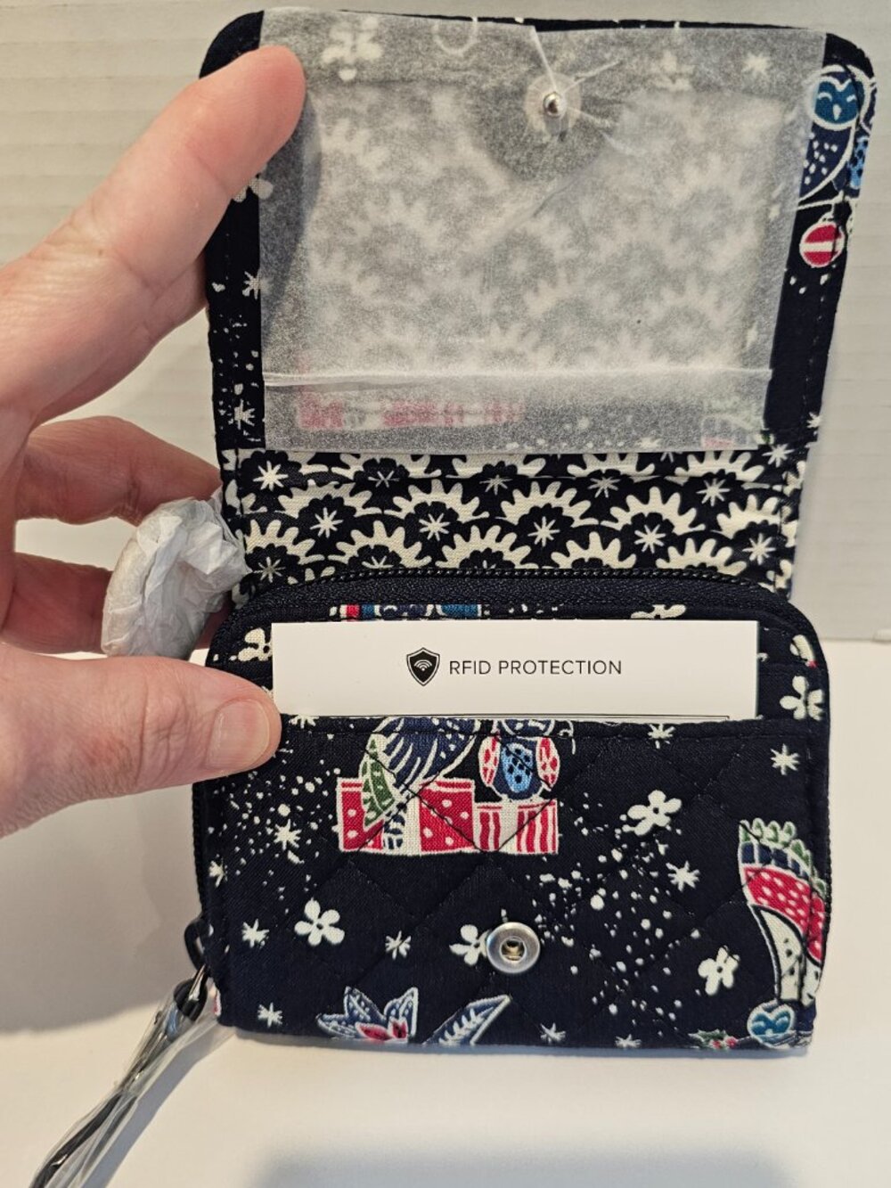 NWT Vera Bradley Iconic RFID Care Case Holiday Owls Winter Snow Blue Red White - Picture 3 of 7